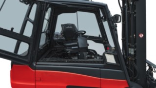 Postazione di lavoro del conducente girevole a marchio Linde Postazione di lavoro del conducente girevole a marchio Linde