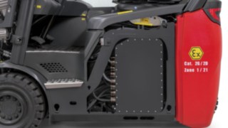 Detailansicht der Sicherungsmechanismen bei den elektrischen Komponenten des Ex-Schutz-Elektrostaplers E14 von Linde MH
