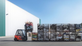 Il carrello elevatore elettrico X35 di Linde Material Handling nell’impiego in ambienti esterni