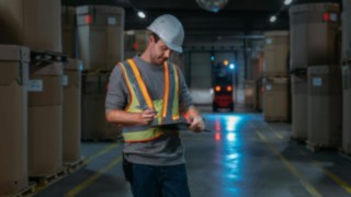 Plus de sécurité en entrepôt grâce à la veste de sécurité interactive Linde Plus de sécurité en entrepôt grâce à la veste de sécurité interactive Linde