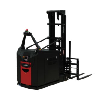 Dieser automatisierte Gegengewichtshochhubwagen I-MATIC AC core ist mit einer Doppelgabel zur Aufnahme von zwei Paletten gleichzeitig ausgestattet.