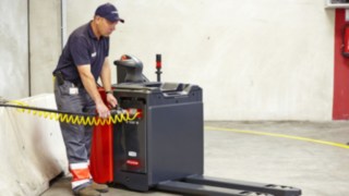 Die Brennstoffzellen-Technologie von Linde im Einsatz bei DB Schenker Die Brennstoffzellen-Technologie von Linde im Einsatz bei DB Schenker