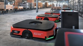 C-MATIC von Linde MH an der Ladestation im Lager von ABS Safety
