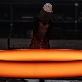 Der Prägestempel für den glühenden Ring.