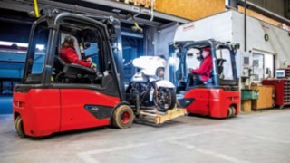 E-Stapler von Linde Material Handling im Einsatz bei Emons