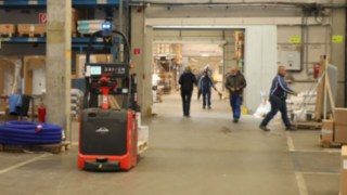 Chez HOLTER, eux gerbeurs L-MATIC Fenwick remplissent leur tâche avec fiabilité depuis plusieurs années. Vidéo sur le déploiement des gerbeurs L-MATIC chez HOLTER