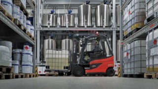 Explosionsgeschützter Elektrostapler E25 EX von Linde MH im Lager der Inver GmbH
