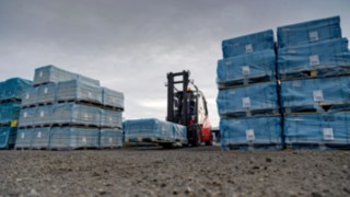 Ein Stapler ausgestattet mit dem Linde Warehouse Navigator bei Schröder Ein Stapler ausgestattet mit dem Linde Warehouse Navigator bei Schröder