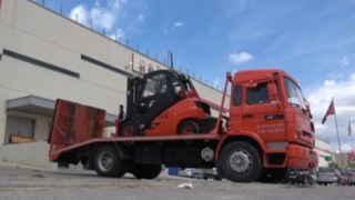 Video del servizio di noleggio di Linde Material Handling Il servizio di noleggio di Linde Material Handling consente ai clienti di reagire in modo semplice e veloce a una mole di lavoro supplementare.