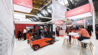 Der Linde Material Handling Messestand auf der LogiMAT 2019 Der Linde Material Handling Messestand auf der LogiMAT 2019