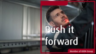 Meeting im Büro mit Mitarbeitern bei Linde Material Handling